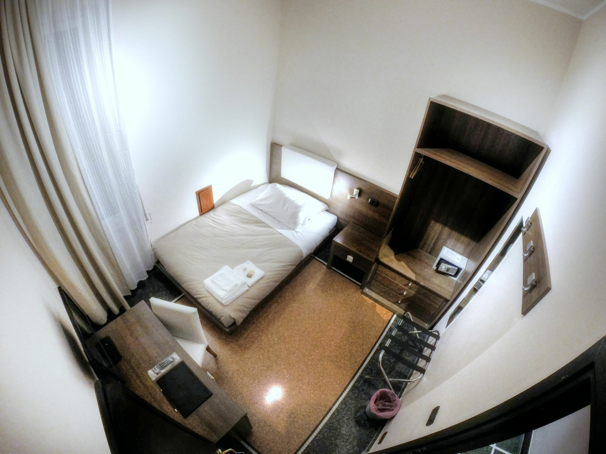 Guesthouse Vittoria Rooms - The Original Since 2015 Genua Buitenkant foto